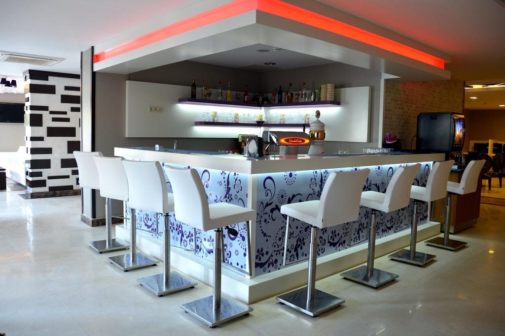 Holiday City Hotel (Adults Only) Sidé Extérieur photo