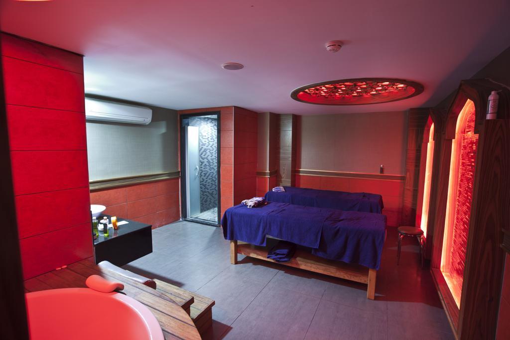 Holiday City Hotel (Adults Only) Sidé Extérieur photo
