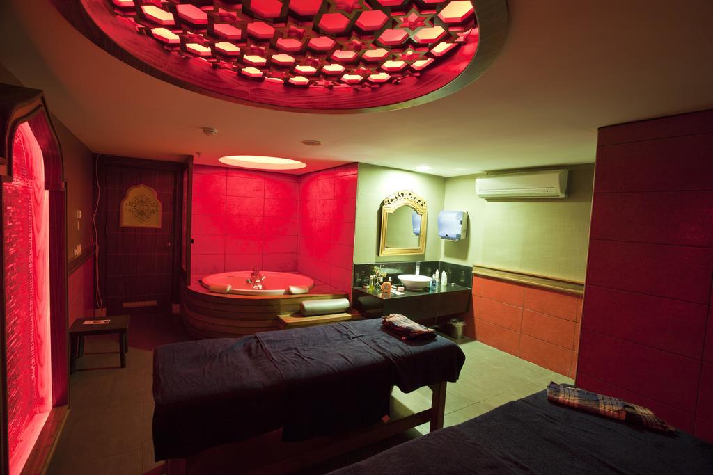 Holiday City Hotel (Adults Only) Sidé Extérieur photo